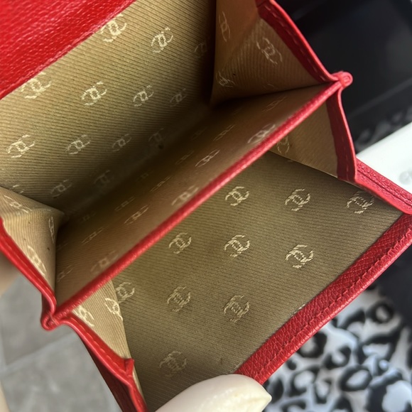 CHANEL Red Caviar Leather CC Logo Sevruga Caviar Wallet bifold box card Auth. - Picture 7 of 17